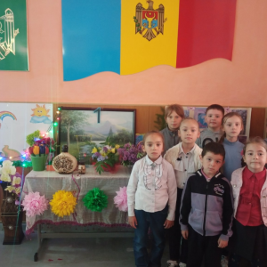 LA MULȚI ANI, MOLDOVA!